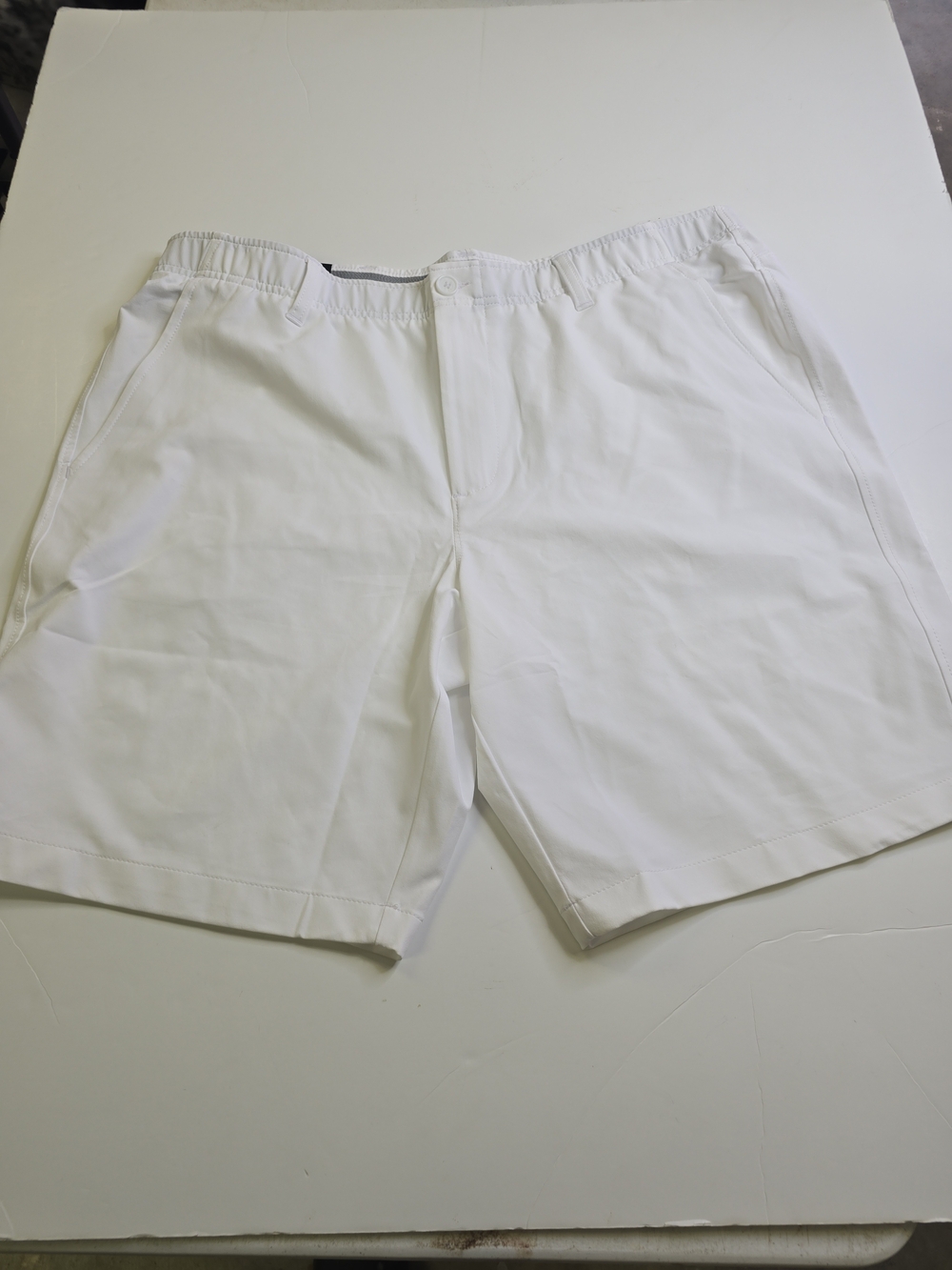 Under Armour White Men's Golf Flat-Front Shorts